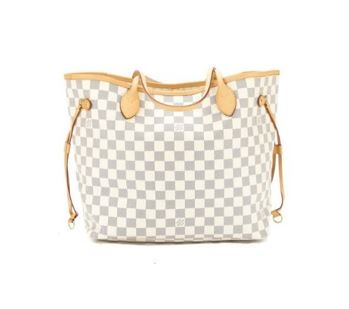 Louis Vuitton: Neverfull MM Tote